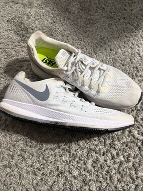 Nike Men's RUN FAST White/Gray Running Shoes with Neon Lime Insole Size 15